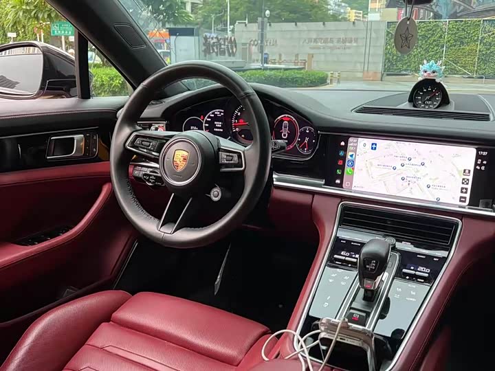 Фото 11 - Porsche Panamera