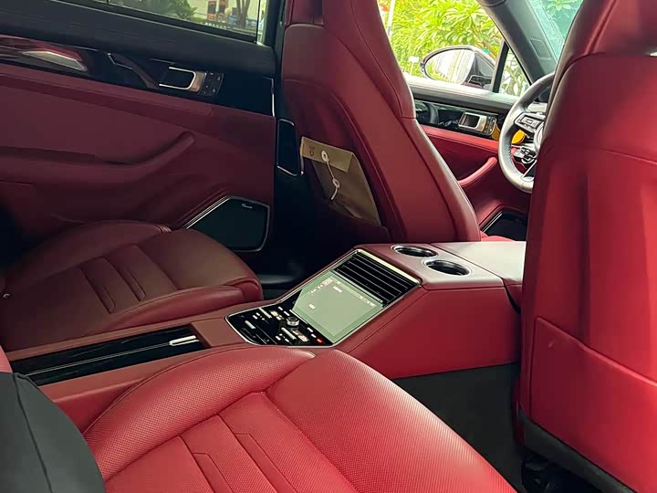 Фото 9 - Porsche Panamera