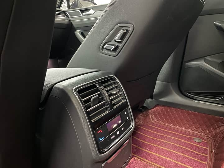 Фото 12 - Volkswagen Magotan