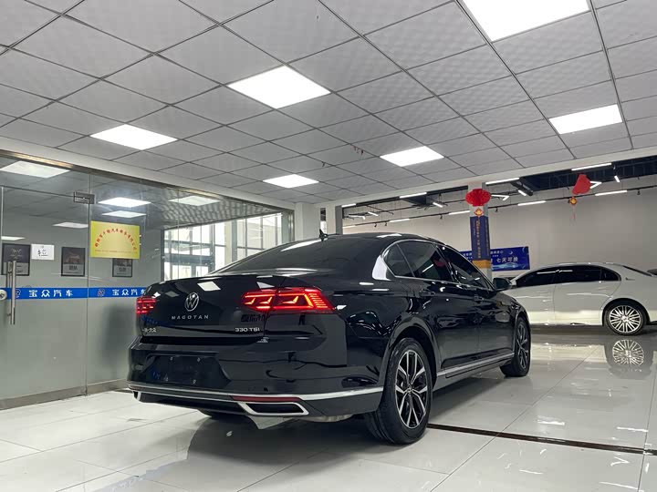 Фото 16 - Volkswagen Magotan