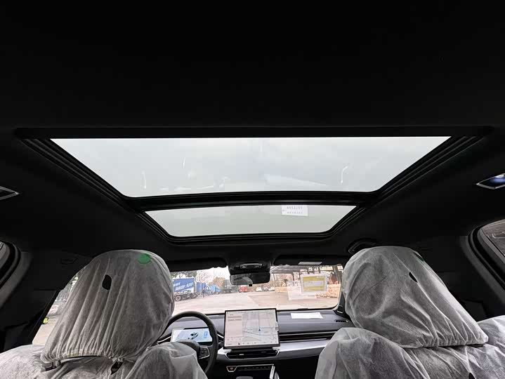 Photo 12 - Geely Preface