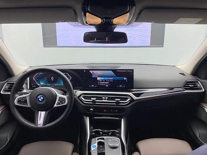 Фото 11 - BMW i3