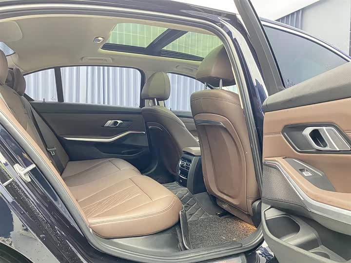 Фото 16 - BMW i3