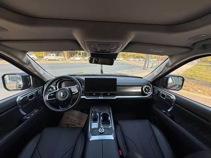 Фото 4 - Tank 400 Hybrid