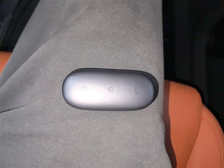 Фото 11 - LiXiang L8