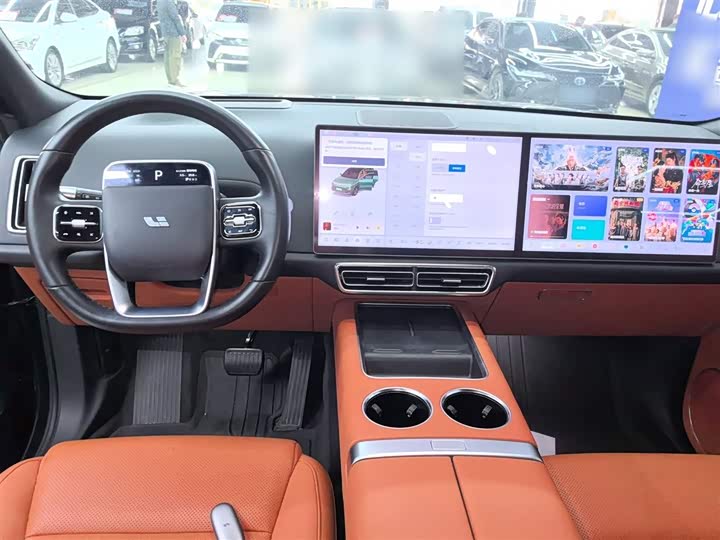 Фото 12 - LiXiang L8