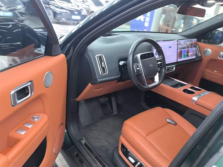 Фото 13 - LiXiang L8