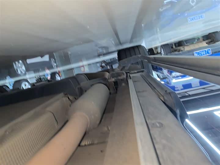 Фото 16 - LiXiang L8