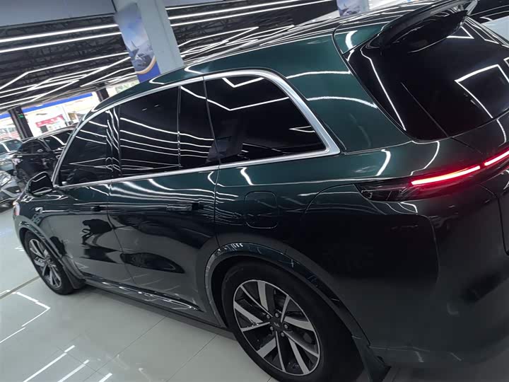 Фото 21 - LiXiang L8