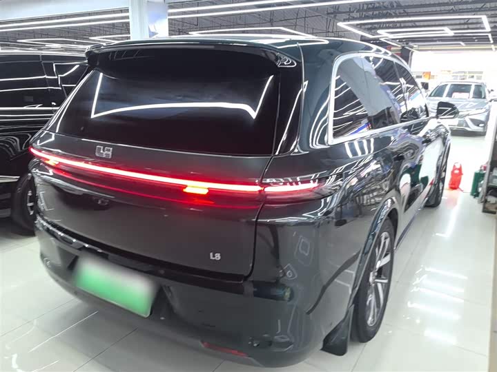 Фото 23 - LiXiang L8