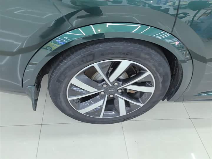 Фото 26 - LiXiang L8