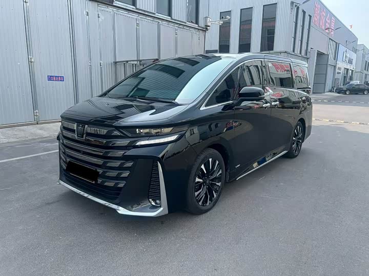 Фото 2 - Toyota Vellfire