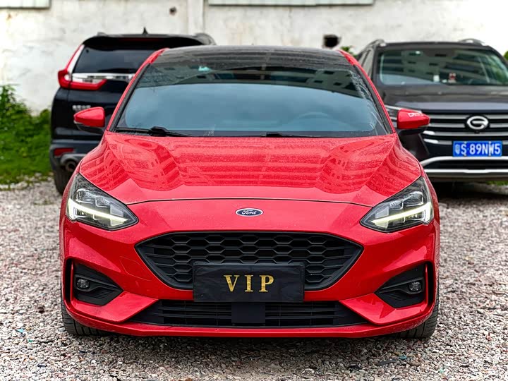 Фото 1 - Ford Focus