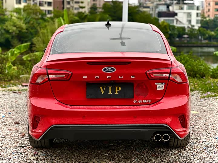 Фото 4 - Ford Focus