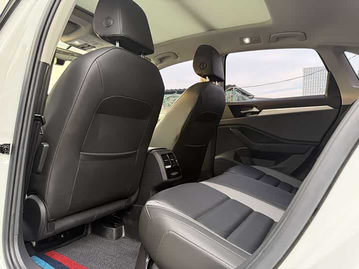 Фото 5 - Volkswagen Sagitar L