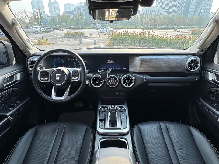 Фото 17 - Tank 300