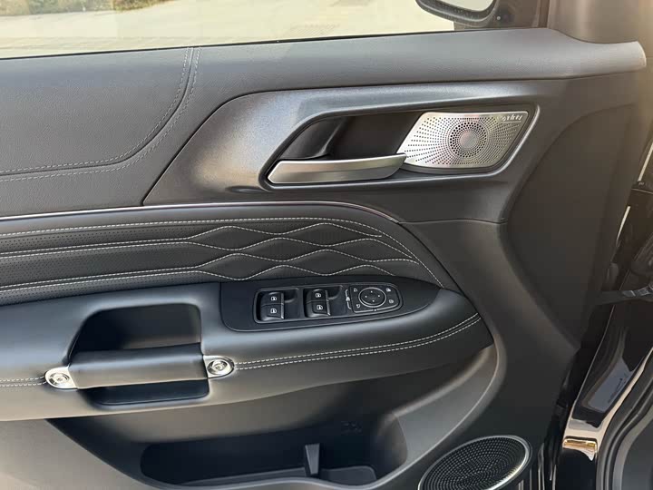 Фото 6 - Tank 300