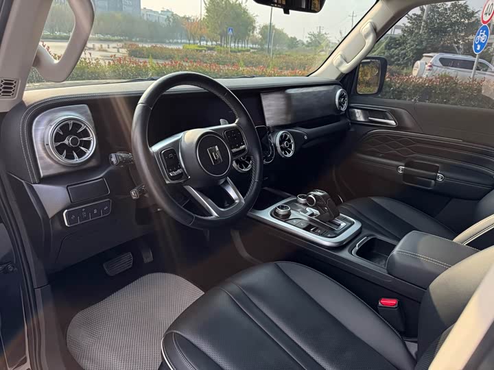 Фото 9 - Tank 300