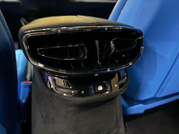 Ferrari Purosangue 2023 2023款 6.5L V12
