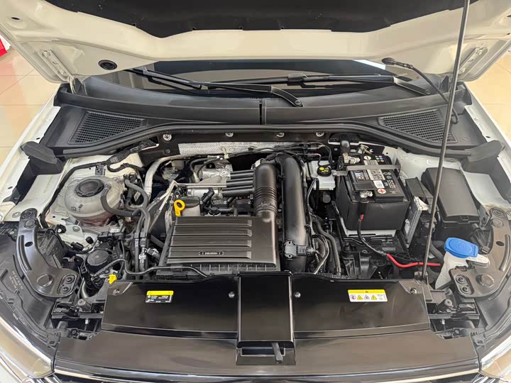 Фото 19 - Volkswagen T-Roc