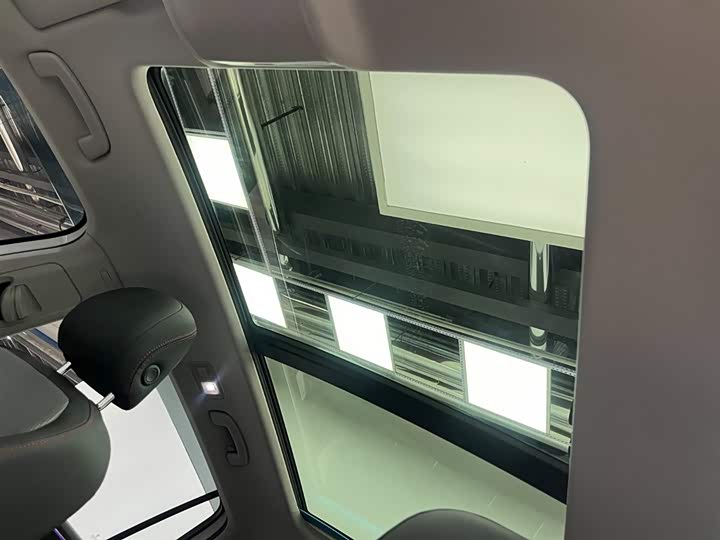 Фото 10 - Volkswagen Tiguan L Hybrid