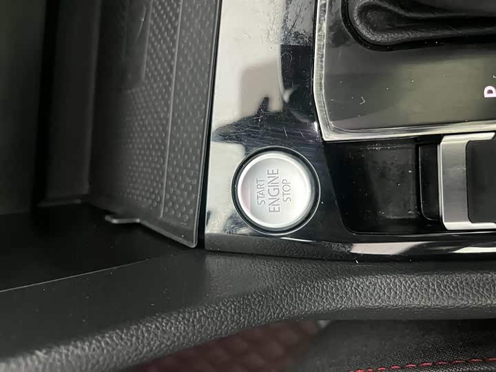 Фото 5 - Volkswagen Tiguan L Hybrid