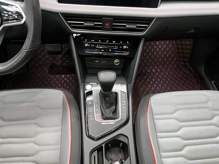 Фото 6 - Volkswagen Tiguan L Hybrid