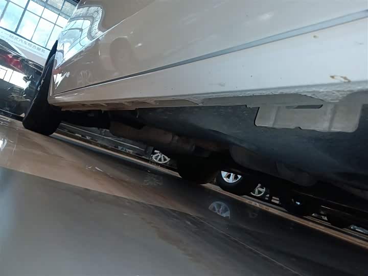 Фото 21 - Buick GL8 ES