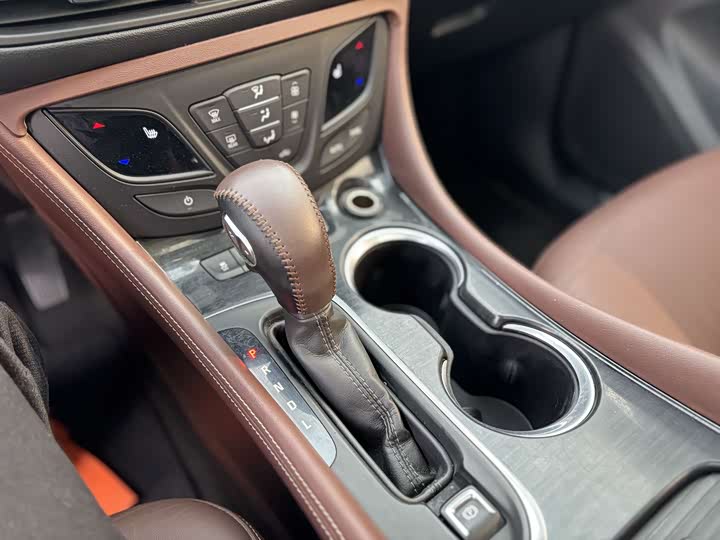 Фото 10 - Buick Envision Plus