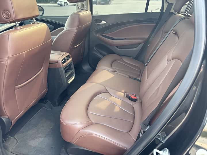 Фото 6 - Buick Envision Plus