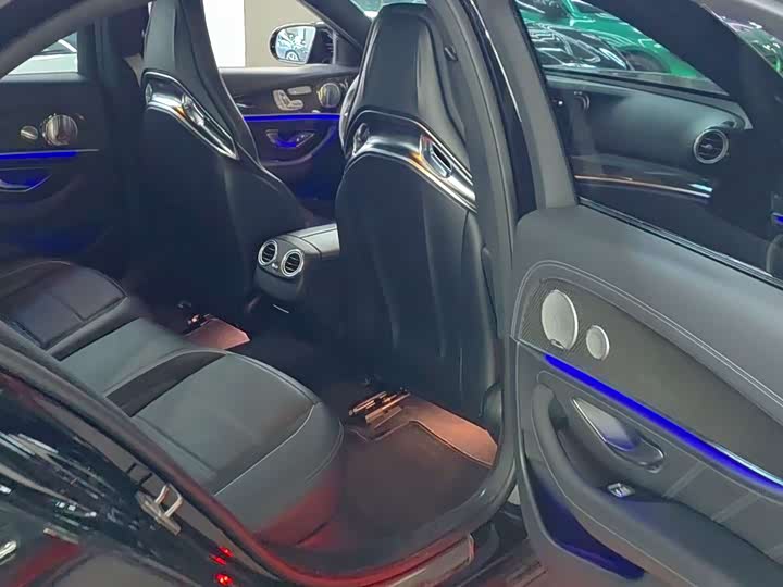 Фото 3 - Mercedes-Benz E-Class AMG