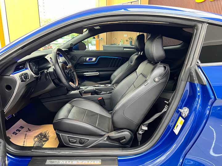 Фото 23 - Ford Mustang