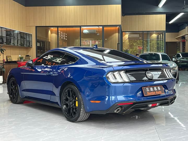 Фото 7 - Ford Mustang