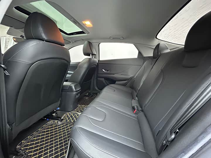 Фото 9 - Hyundai Elantra N line