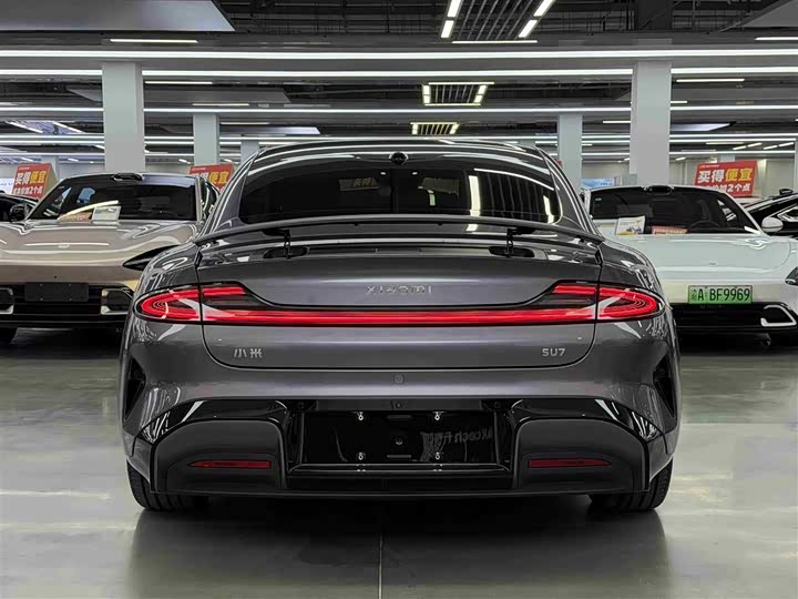 Фото 14 - Xiaomi SU7