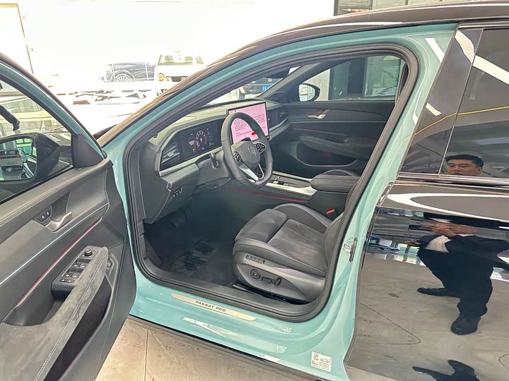 Фото 7 - Volkswagen Passat