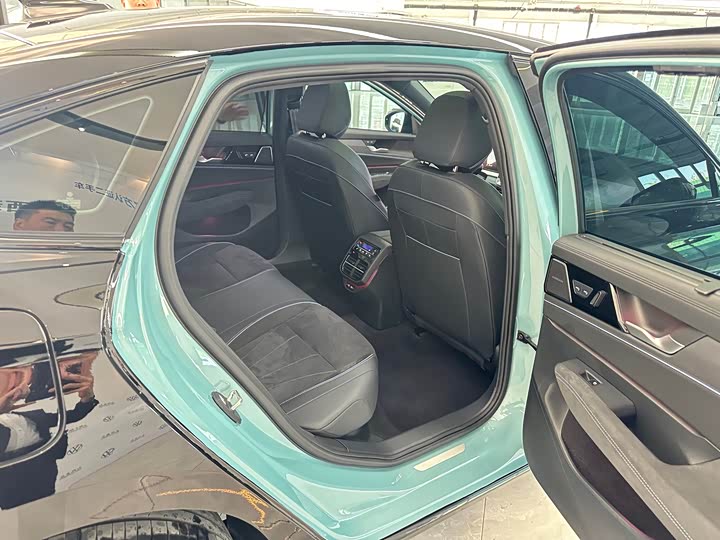 Фото 9 - Volkswagen Passat