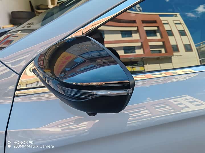 Фото 12 - Geely Binrui