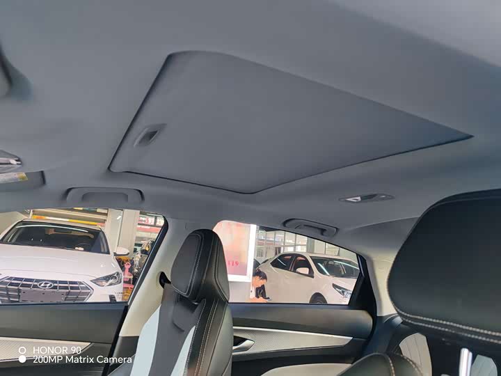 Фото 16 - Geely Binrui