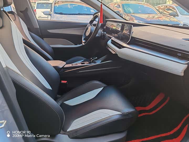 Фото 19 - Geely Binrui