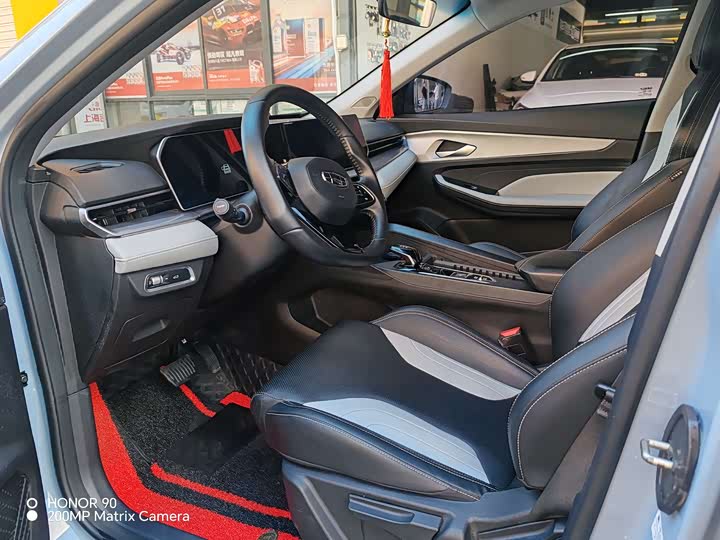 Фото 5 - Geely Binrui