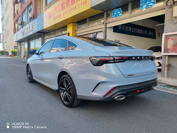 Фото 8 - Geely Binrui