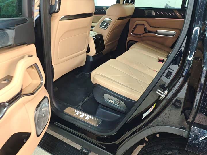 Фото 3 - BYD FangChengBao Leopard 8