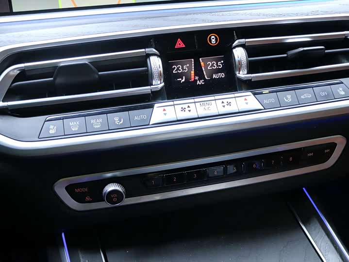 Фото 14 - BMW X7