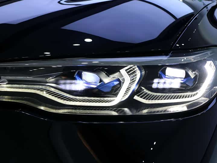 Фото 18 - BMW X7