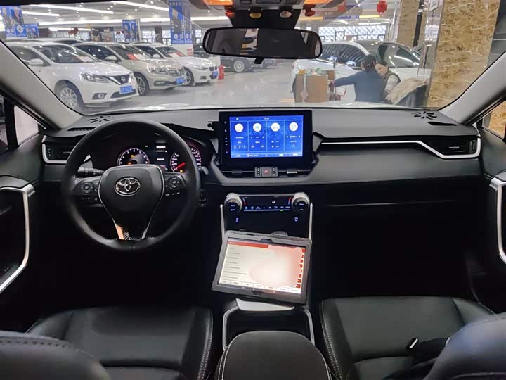 Фото 10 - Toyota Wildlander