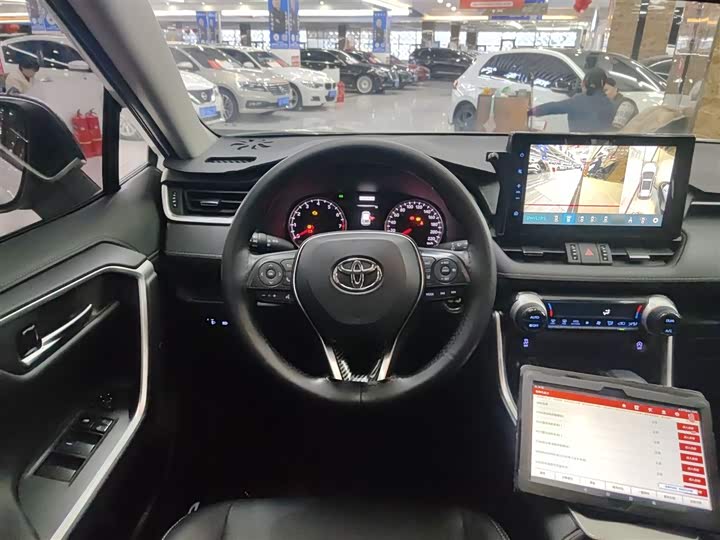 Фото 11 - Toyota Wildlander