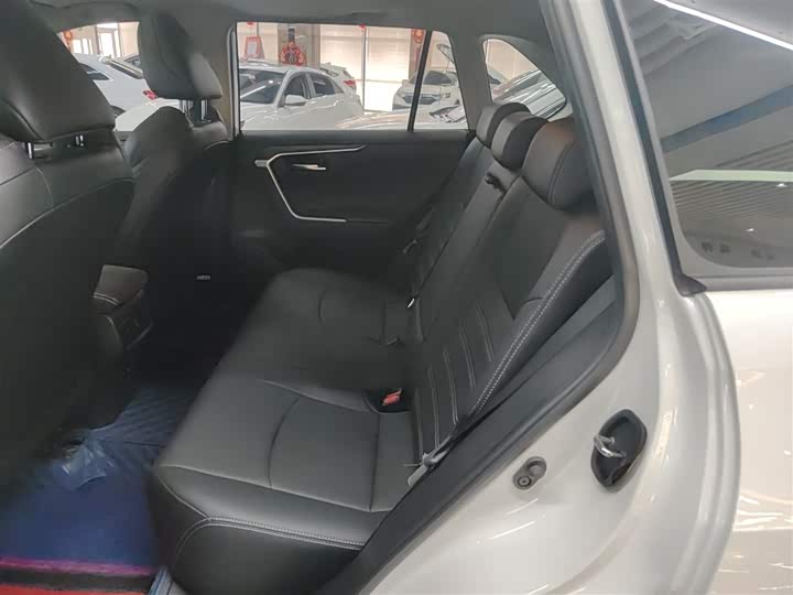 Фото 17 - Toyota Wildlander