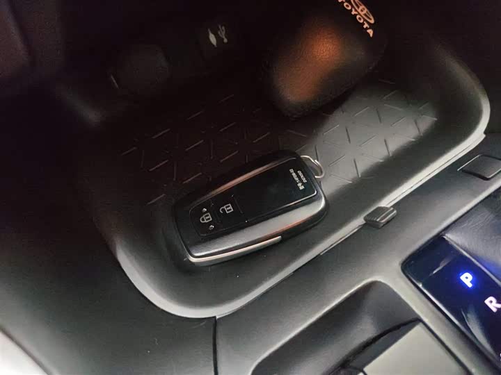 Фото 9 - Toyota Wildlander