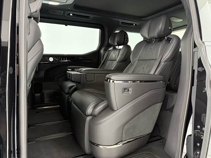 Фото 10 - Zeekr 009